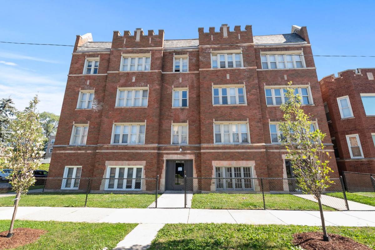 8205 S Paulina St, Chicago, IL 60620 - Apartment for Rent - Image 6