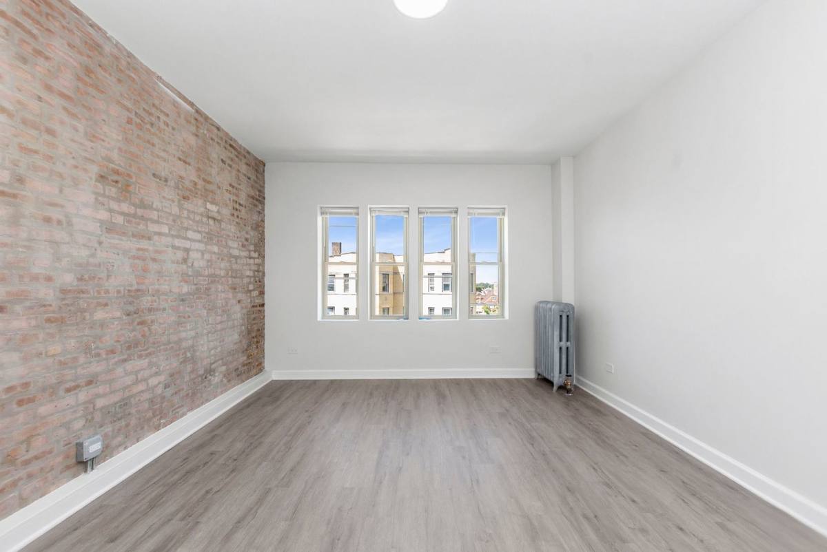 8205 S Paulina St, Chicago, IL 60620 - Apartment for Rent - Image 2