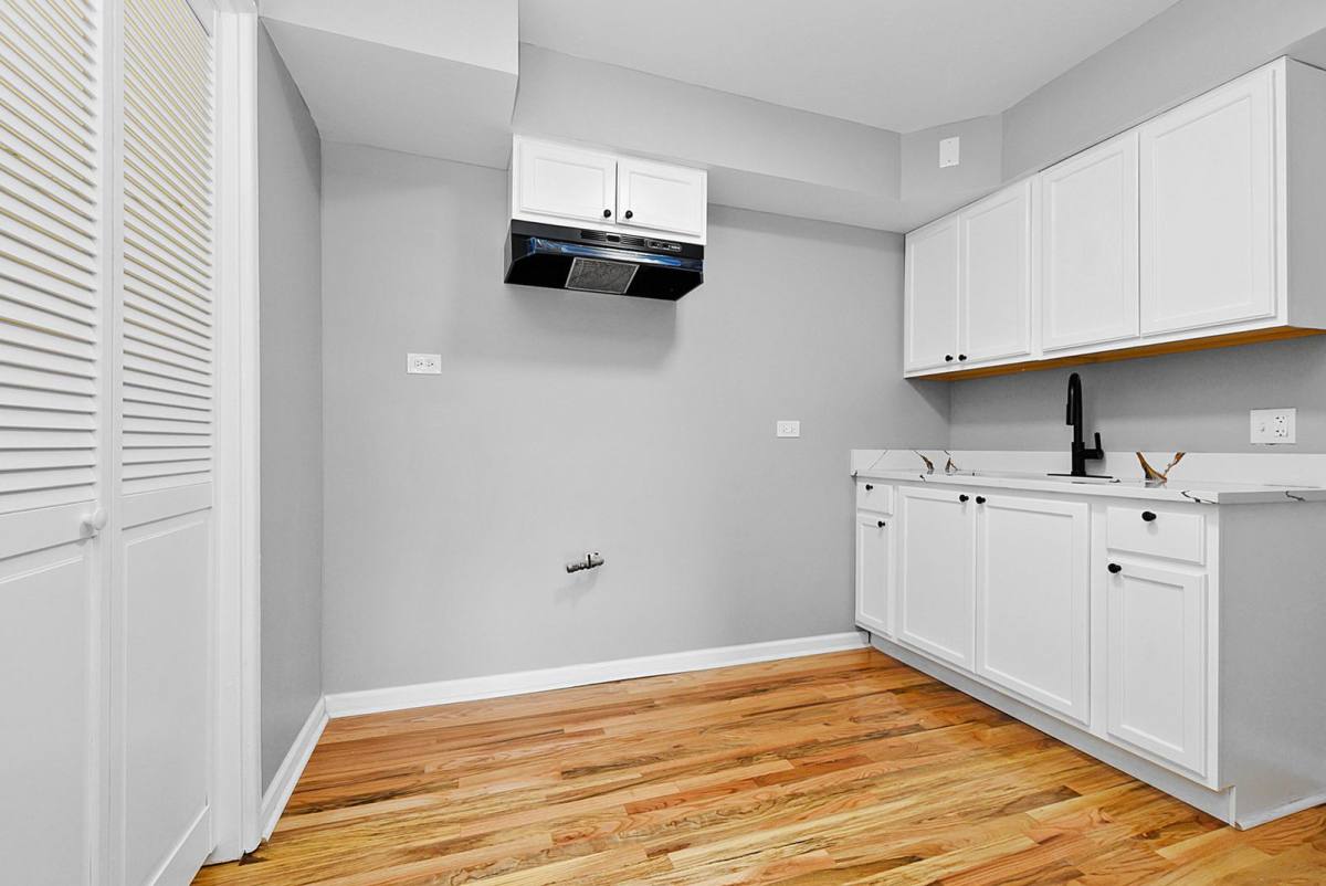 Apartment for rent at 6107 S Racine Ave, Chicago, IL 60636