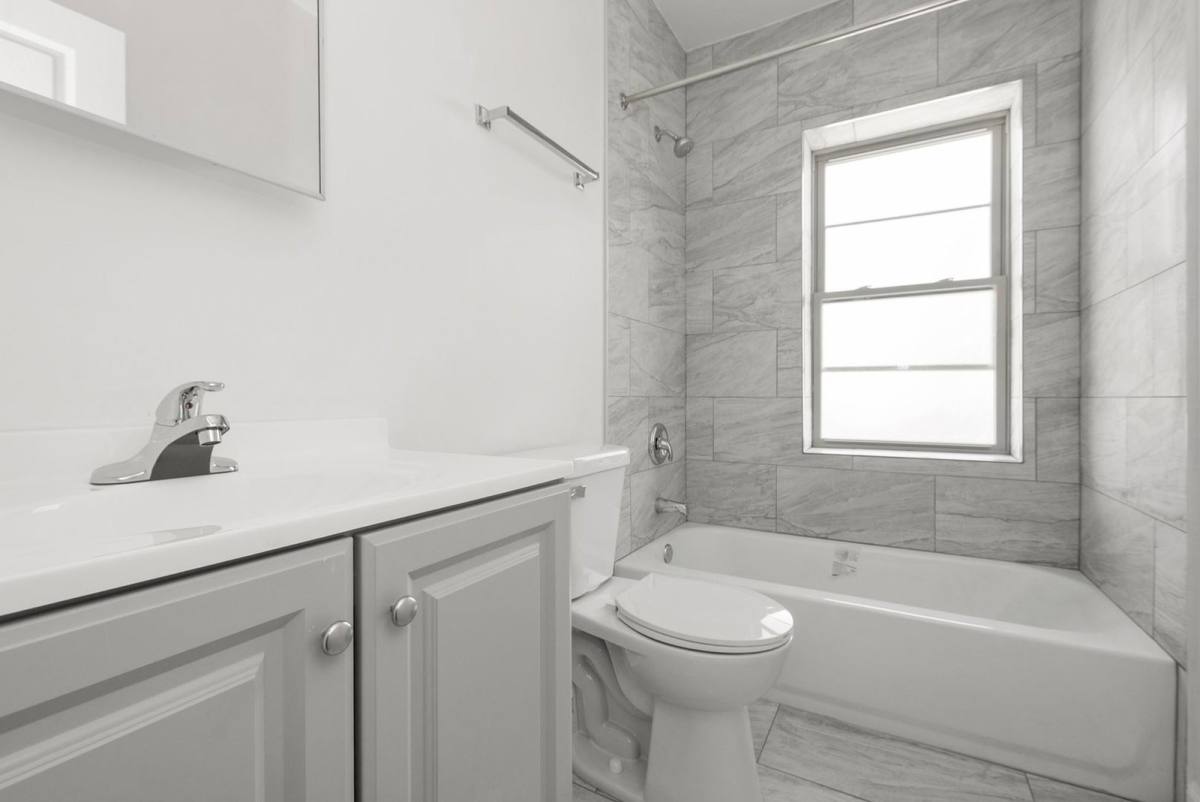 8205 S Paulina St, Chicago, IL 60620 - Apartment for Rent - Image 5