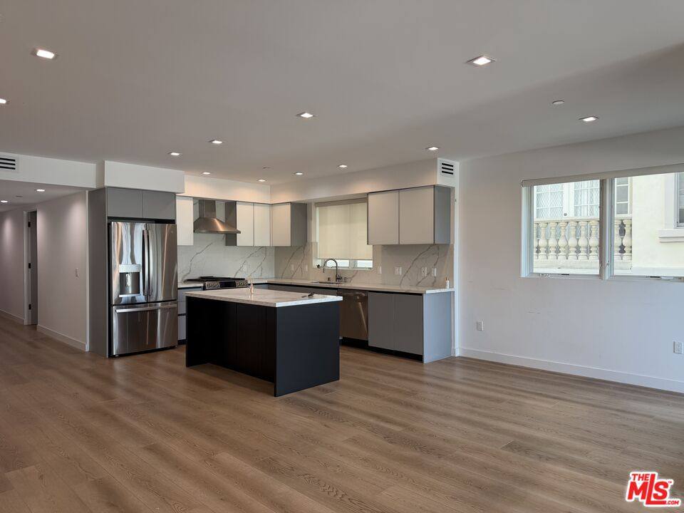 9842 Vidor Dr #201, Los Angeles, CA 90035 - House for Rent - Image 1