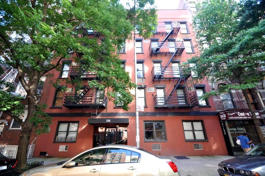226 E 74th St #1CC, New York, NY 10021 - Apartment for Rent