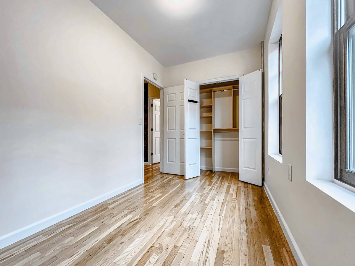 201-205 W 11th St #4DD, New York, NY 10014 - Apartment for Rent - Image 6