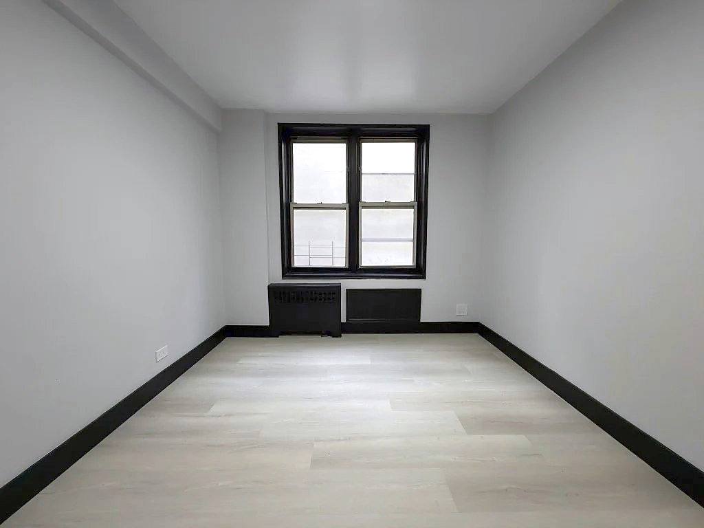 9 W 103rd St, New York, NY 10025 - Apartment for Rent - Image 4