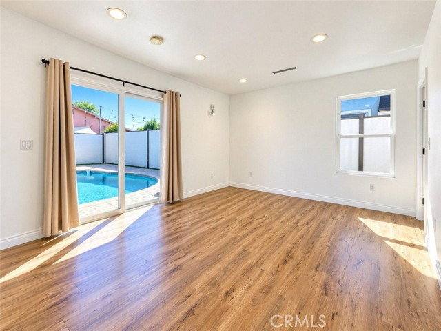 6952 Sylvia Ave, Reseda, CA 91335 - House for Rent - Image 7