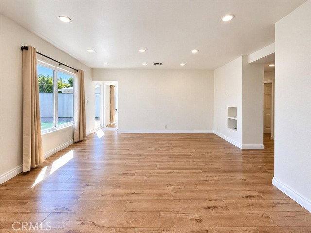 6952 Sylvia Ave, Reseda, CA 91335 - House for Rent - Image 6