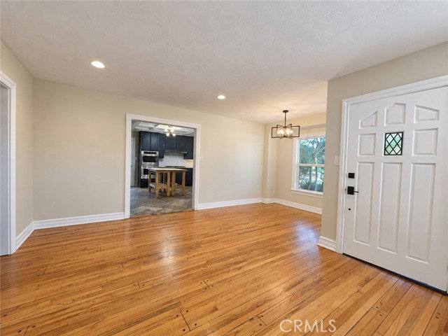 7006 Zelzah Ave, Reseda, CA 91335 - House for Rent - Image 4