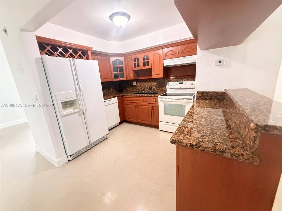 10962 SW 4th St, Miami, FL 33174 - Apartment for Rent - Image 10