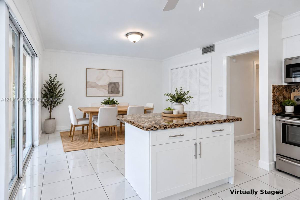 8123 SW 81st Place, Miami, FL 33143 - Townhouse for Rent - Image 7