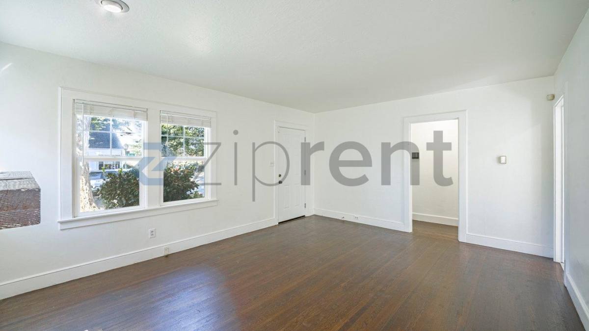 3574 D St, Sacramento, CA 95816 - House for Rent - Image 3