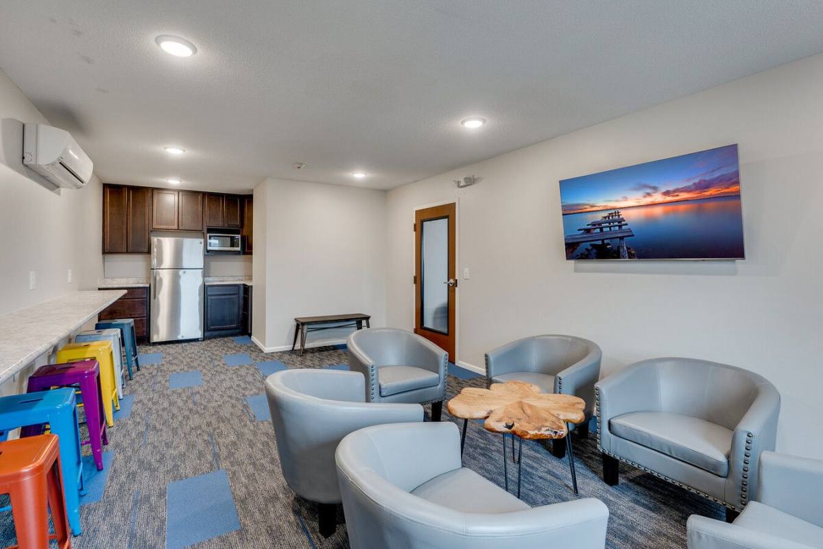 Fine Living at Aquila Park & Royal Park, 3101 Xylon Ave S, St. Louis Park, MN 55426 - Apartment for Rent - Image 6