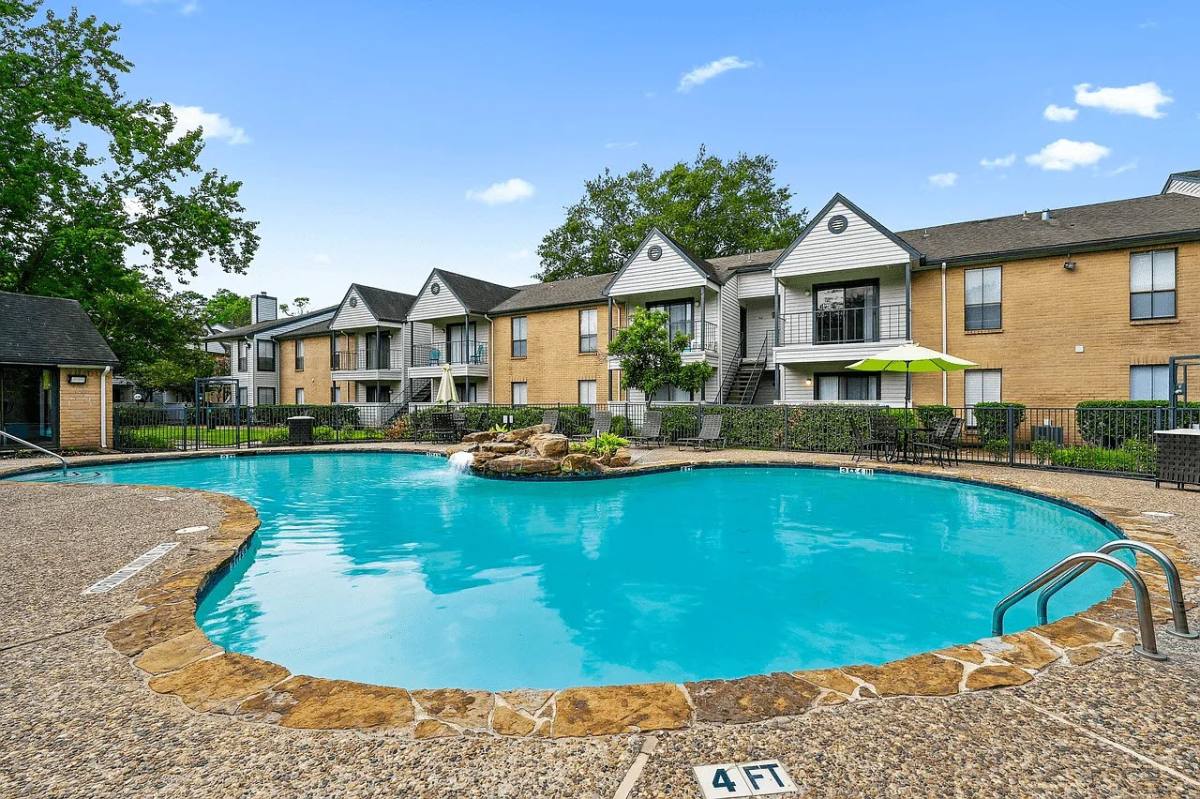 Elm Creek, 2911 Sycamore Springs Dr, Kingwood, TX 77339 - Apartment for Rent - Image 2