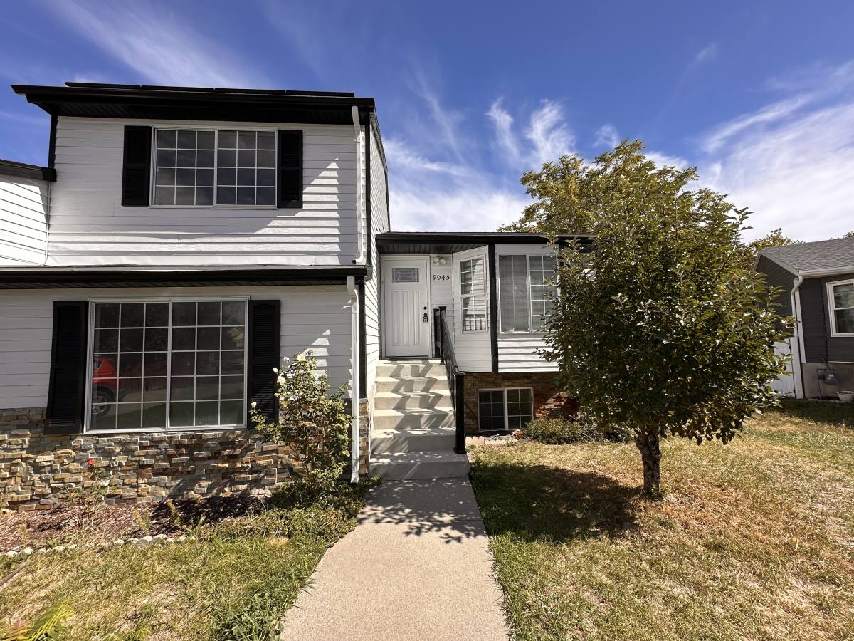 Townhouse for rent at 9045 S Barrington Circle, West Jordan, UT 84088
