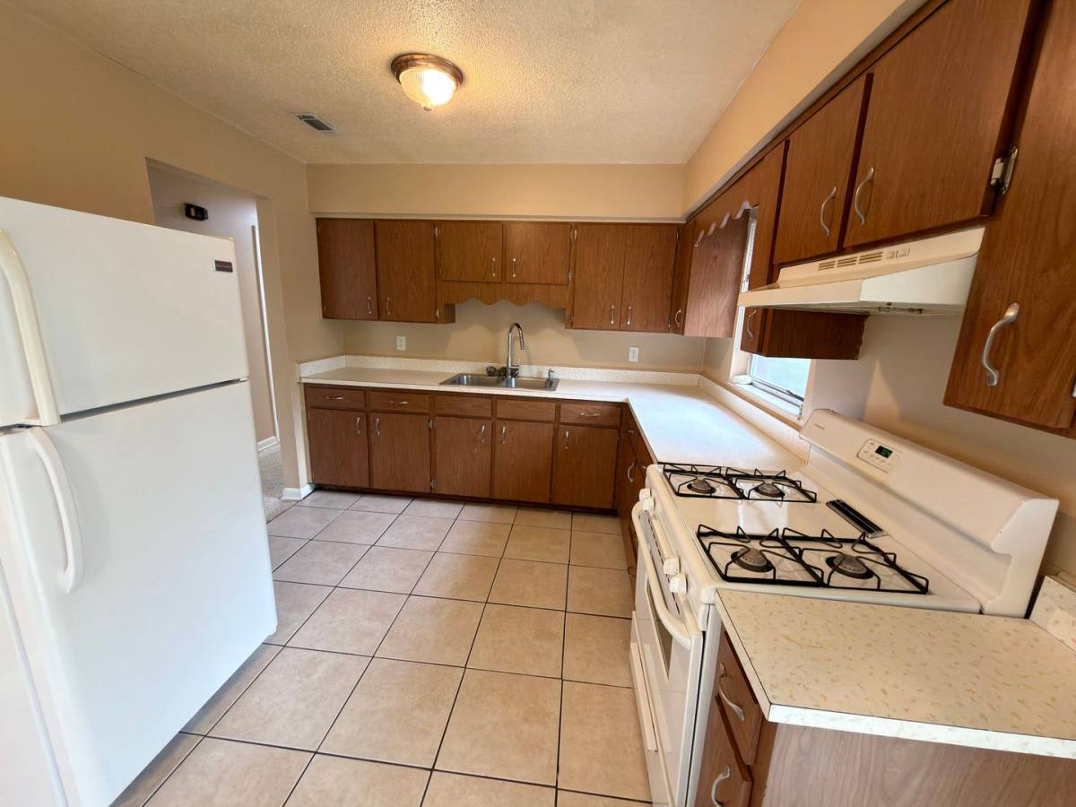 929 NW 7th Ave, Gainesville, FL 32601 - House for Rent - Image 7