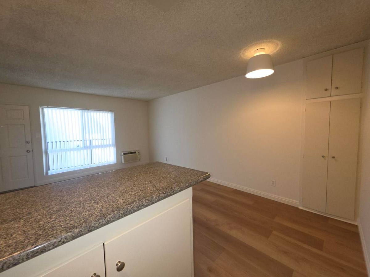 528 E Verdugo Ave, Burbank, CA 91501 - Apartment for Rent - Image 10