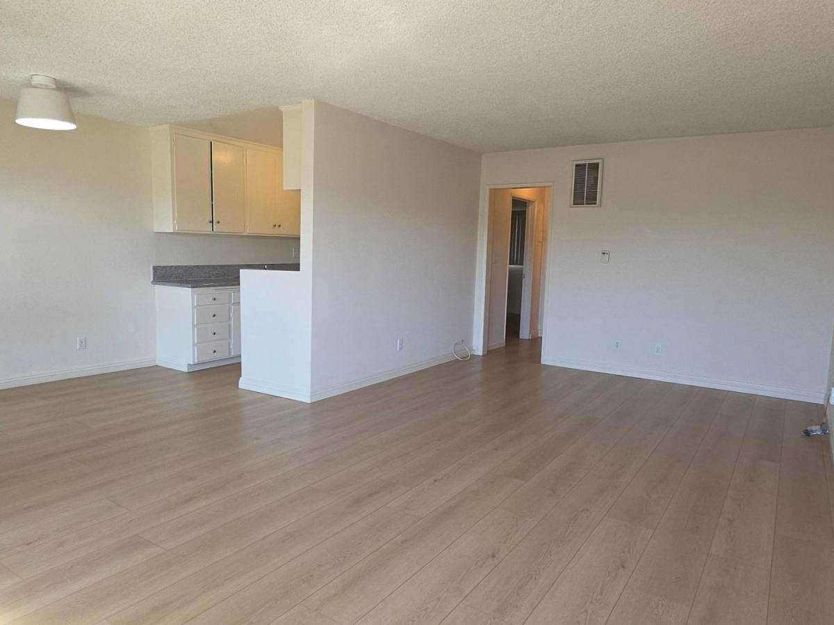 528 E Verdugo Ave, Burbank, CA 91501 - Apartment for Rent - Image 4