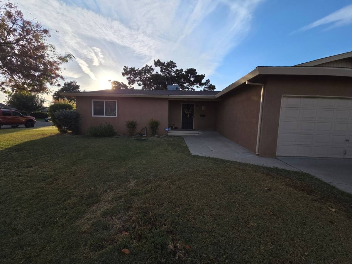House for rent at 913 Sylvia St, Gustine, CA 95322