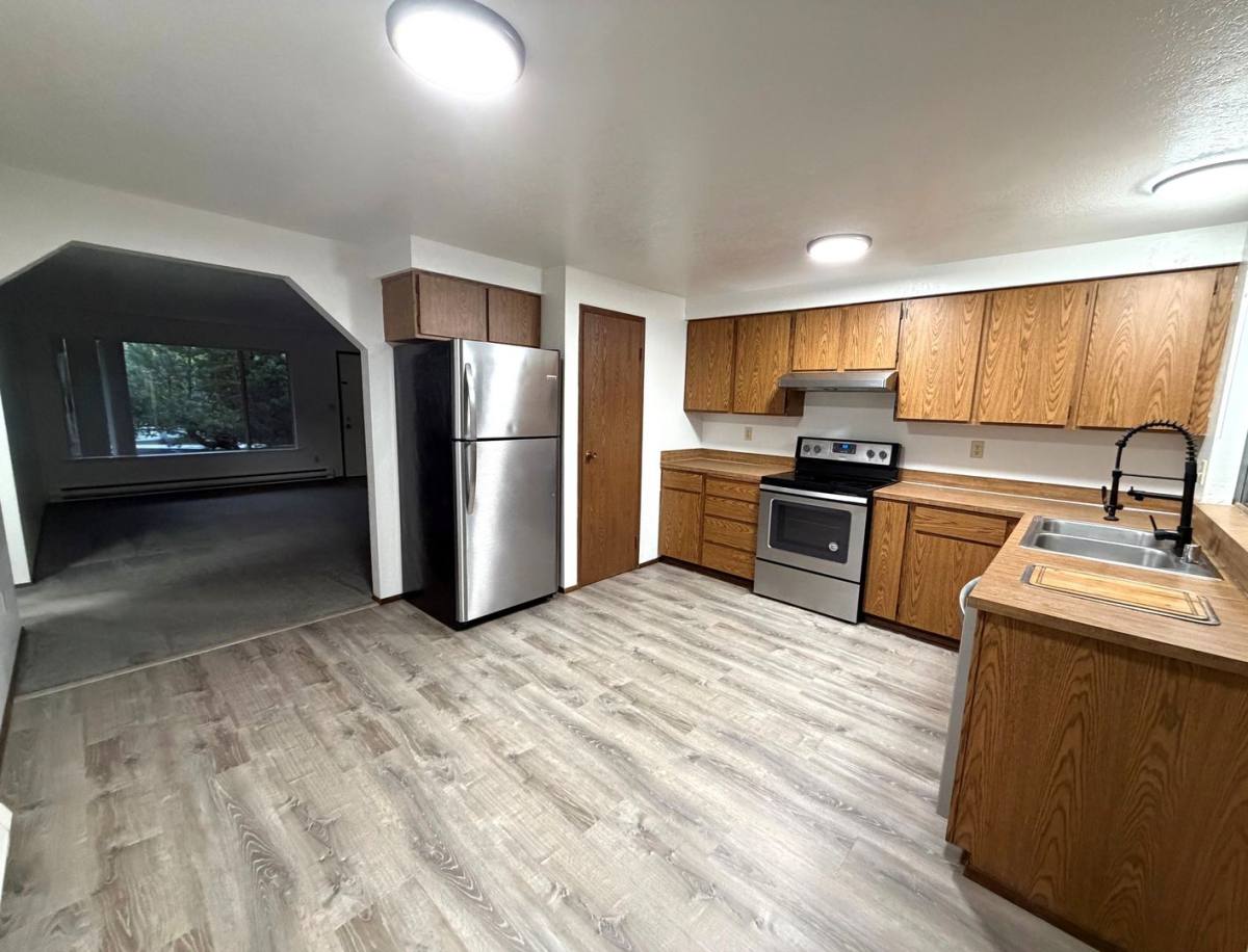 Adams, 534 E Division St, Arlington, WA 98223 - Apartment for Rent - Image 4