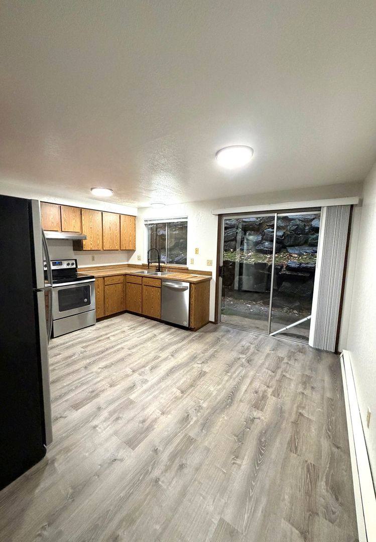 Adams, 534 E Division St, Arlington, WA 98223 - Apartment for Rent - Image 3