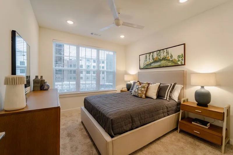 813 McKee St, Houston, TX 77002 - Apartment for Rent - Image 2