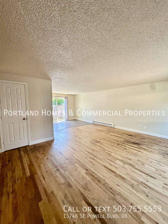 13746 SE Powell Blvd #6, Portland, OR 97236 - Apartment for Rent - Image 4