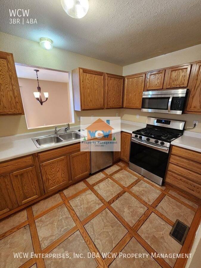 7317 SW 23rd St, Topeka, KS 66614 - House for Rent - Image 9