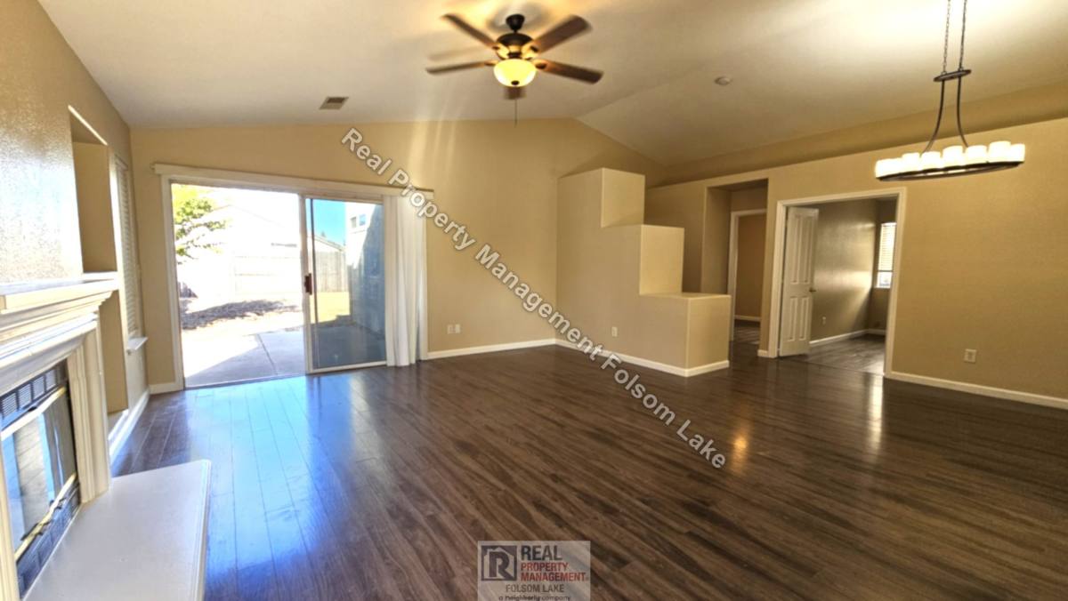 8237 Adelbert Way, Elk Grove, CA 95624 - House for Rent - Image 3