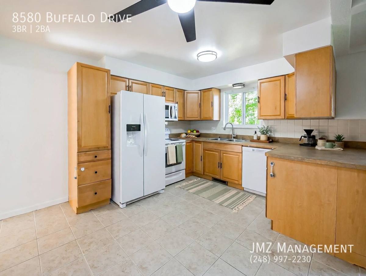 8580 Buffalo Dr, Commerce Township, MI 48382 - House for Rent - Image 3