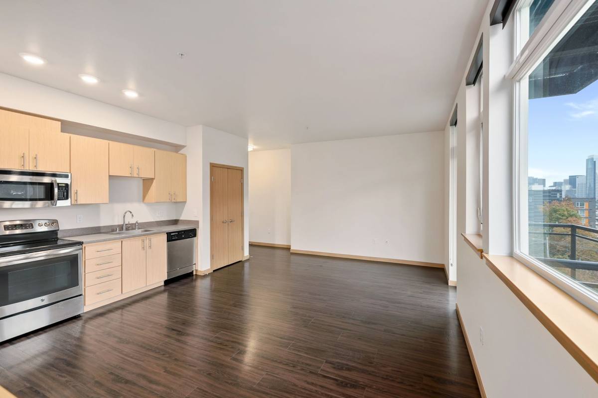 500 Belmont Ave E #402, Seattle, WA 98102 - Apartment for Rent - Image 2