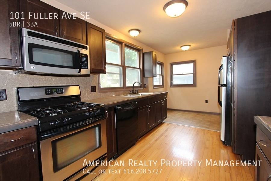 101 Fuller Ave SE, Grand Rapids, MI 49506 - Townhouse for Rent - Image 2