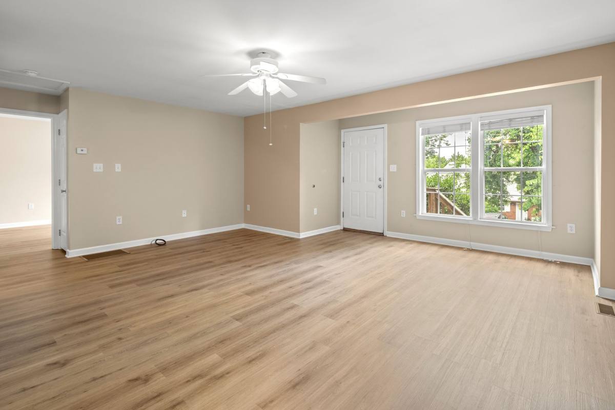 305 Rosscraggon Rd #B, Arden, NC 28704 - Townhouse for Rent - Image 3