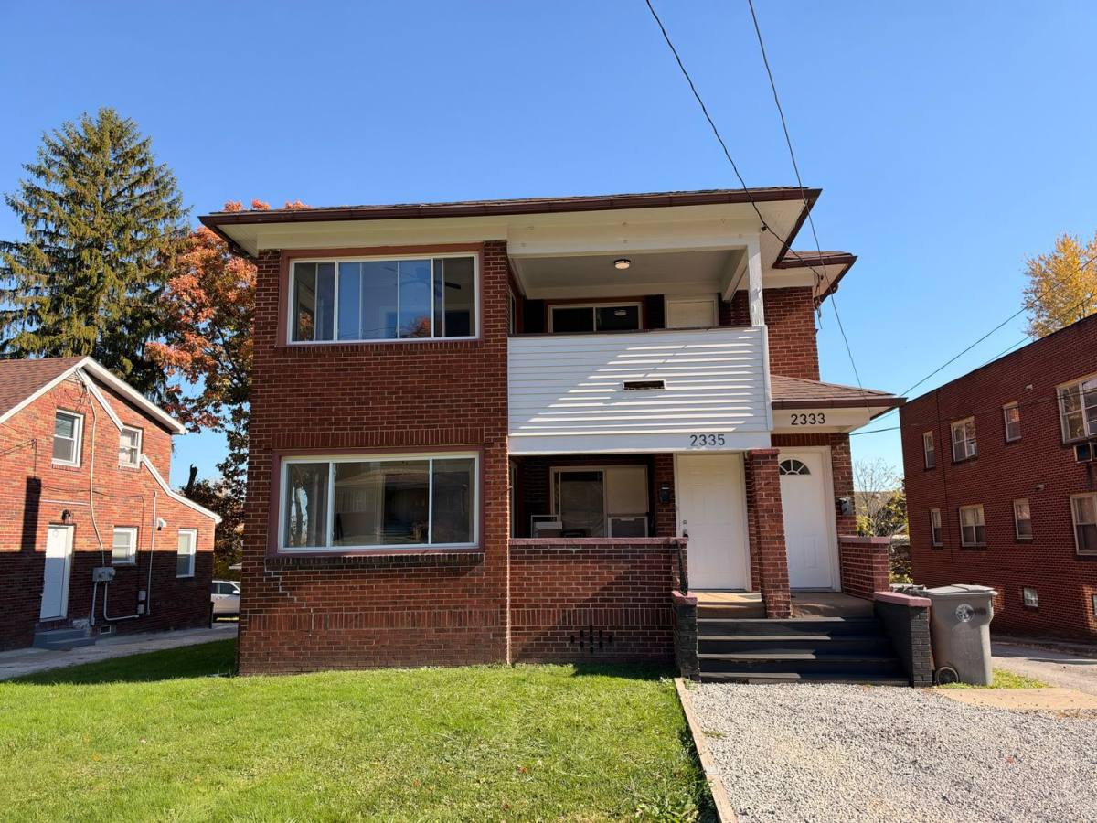 Apartment for rent at 2333-2335 Ohio Ave, Youngstown, OH 44504