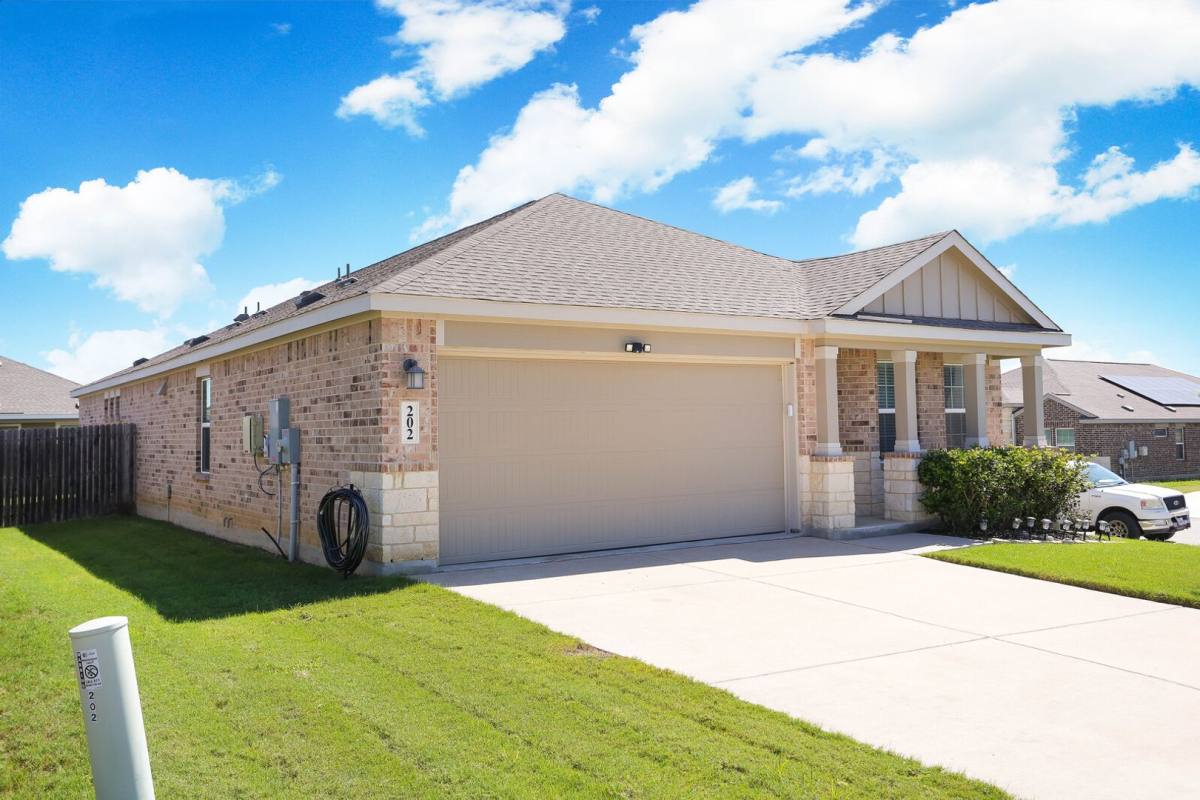 202 Hanover Place, Cibolo, TX 78108 - House for Rent - Image 2