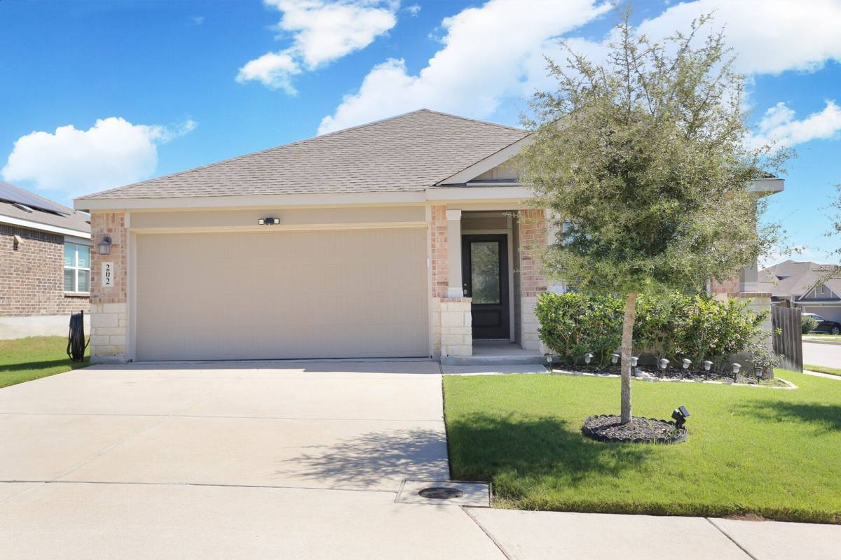 202 Hanover Place, Cibolo, TX 78108 - House for Rent - Image 1