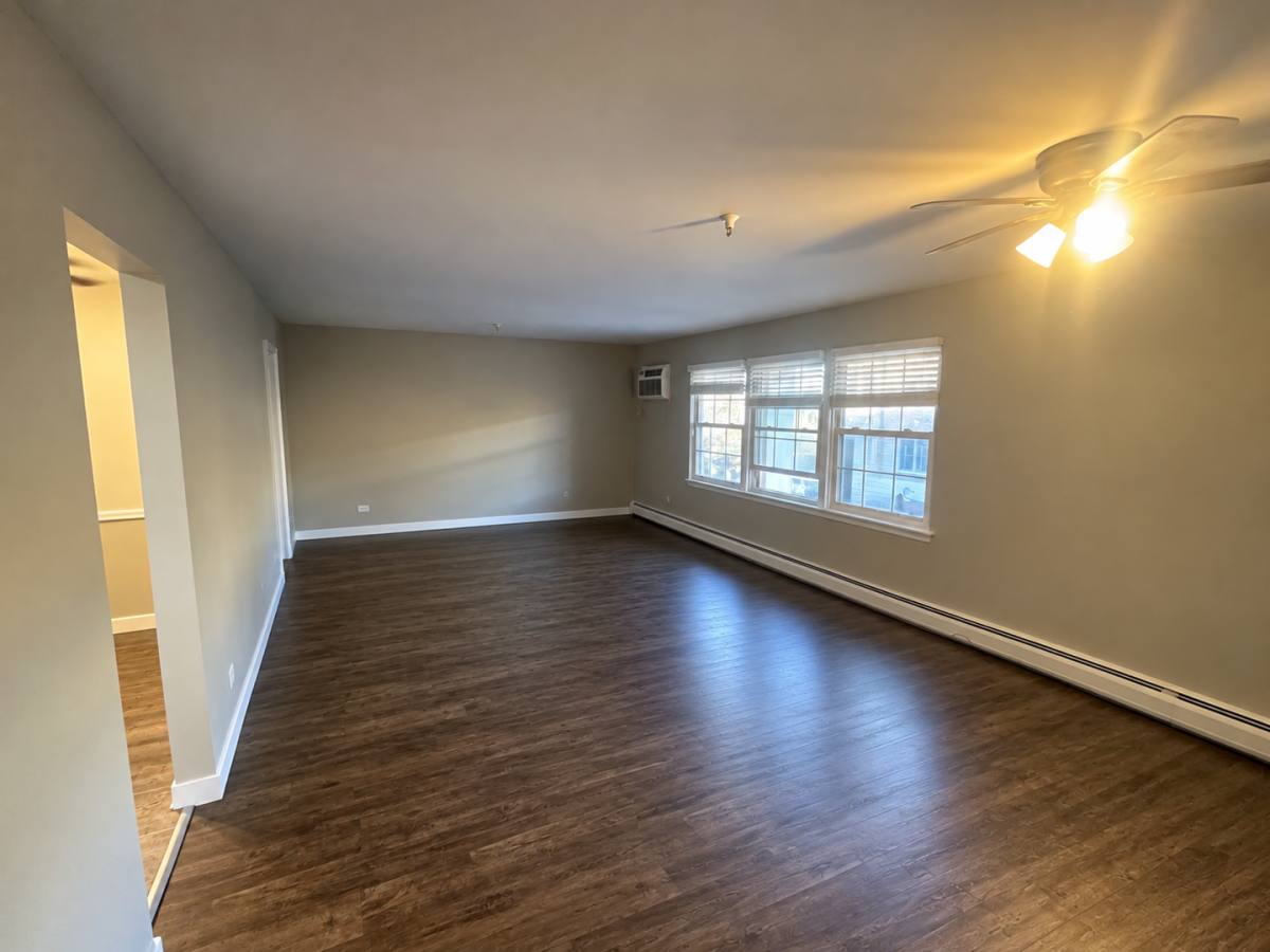 4 Walker Ave #201-U, Clarendon Hills, IL 60514 - Apartment for Rent - Image 3