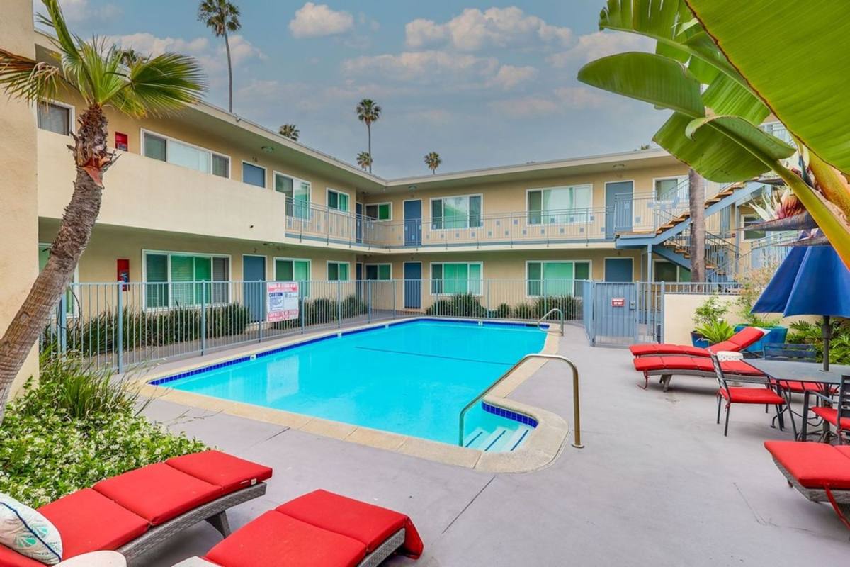 621 E 99th St #5, Inglewood, CA 90301 - Apartment for Rent - Image 1