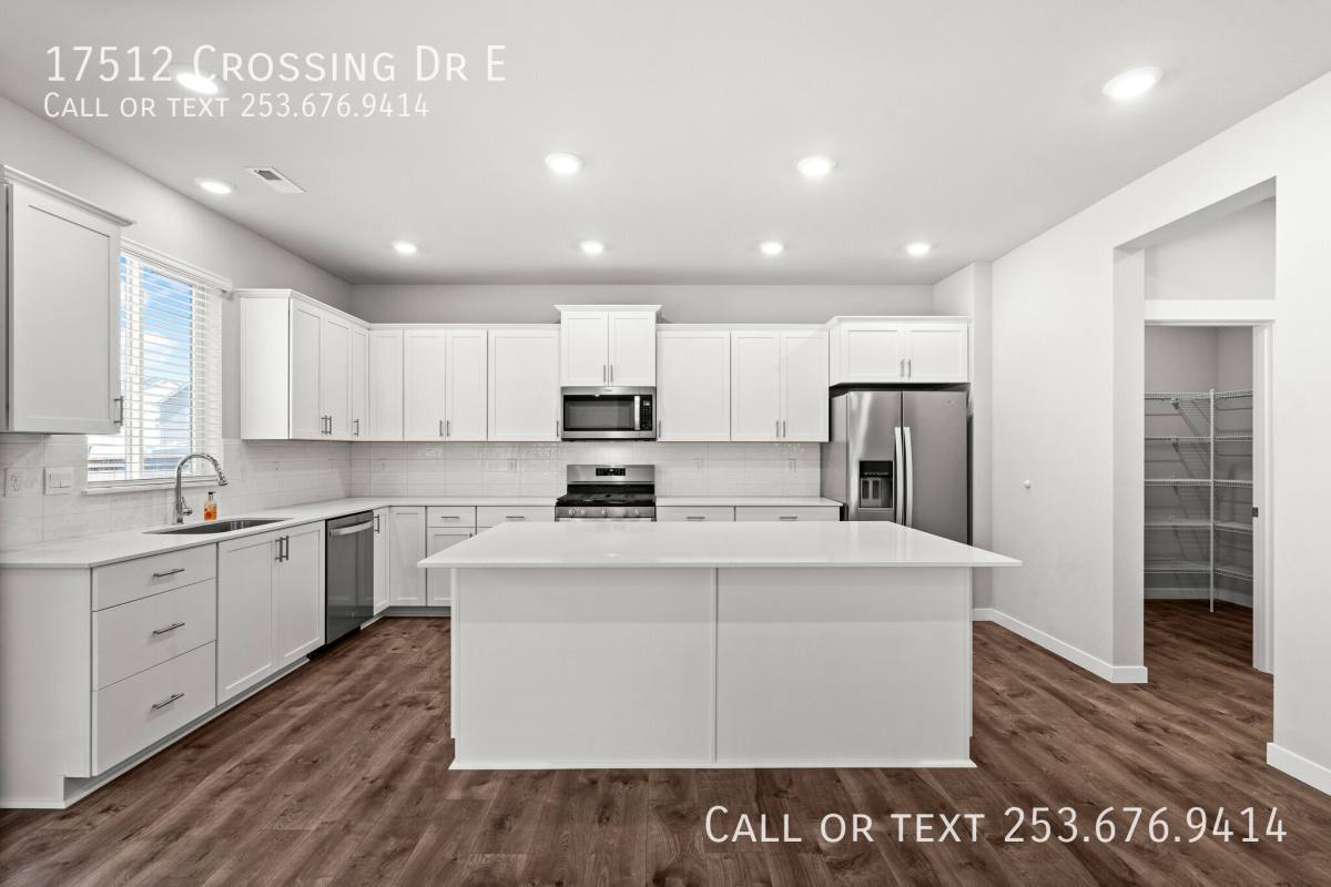 17512 Crossing Dr E, Puyallup, WA 98374 - House for Rent - Image 2