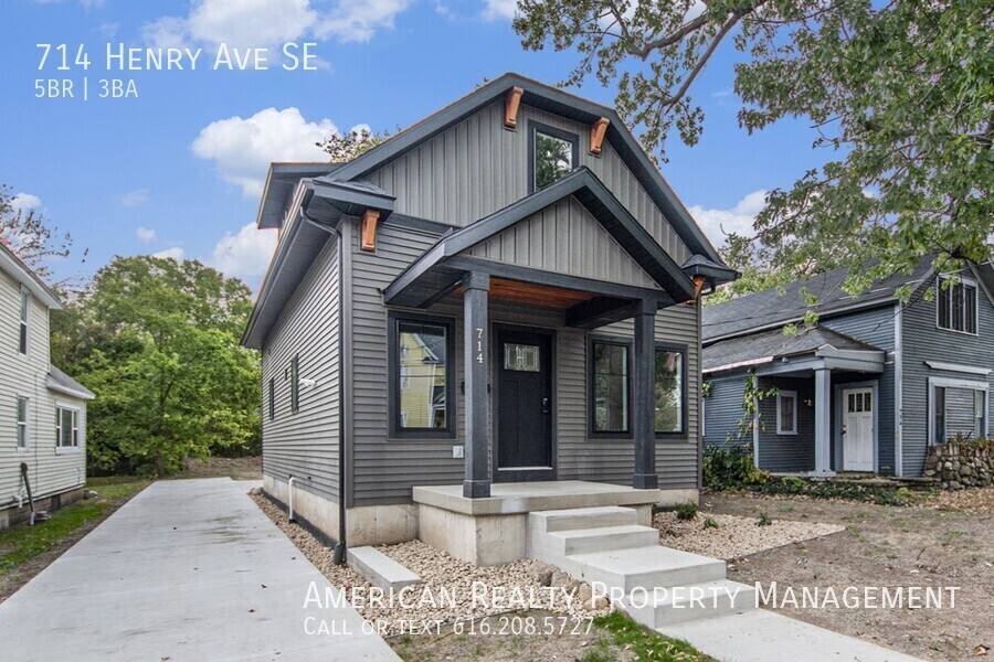 House for rent at 714 Henry Ave SE, Grand Rapids, MI 49503
