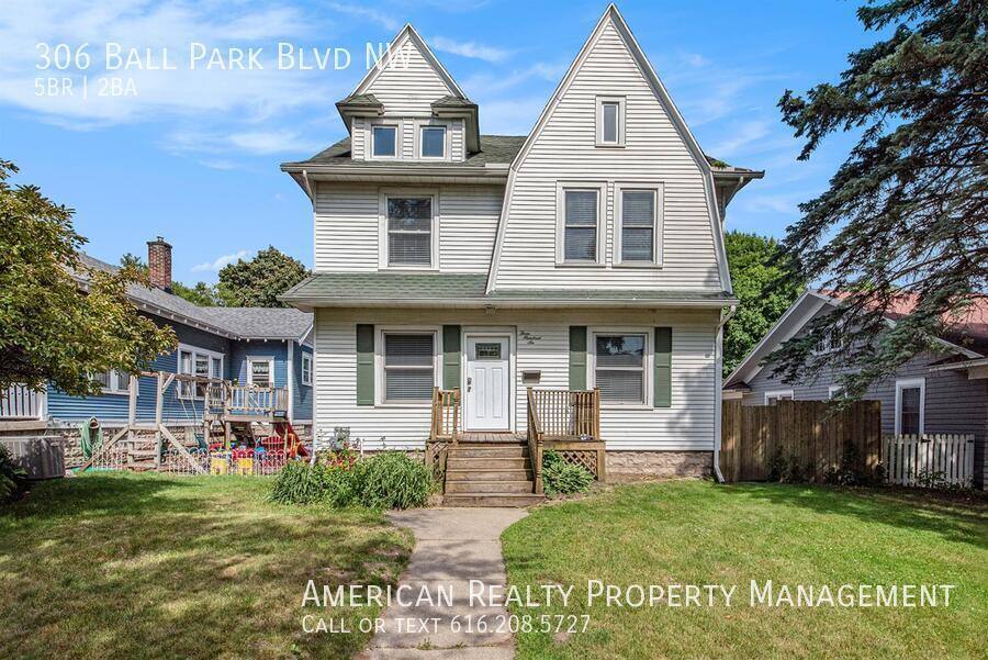 House for rent at 306 Ball Park Blvd NW, Grand Rapids, MI 49504