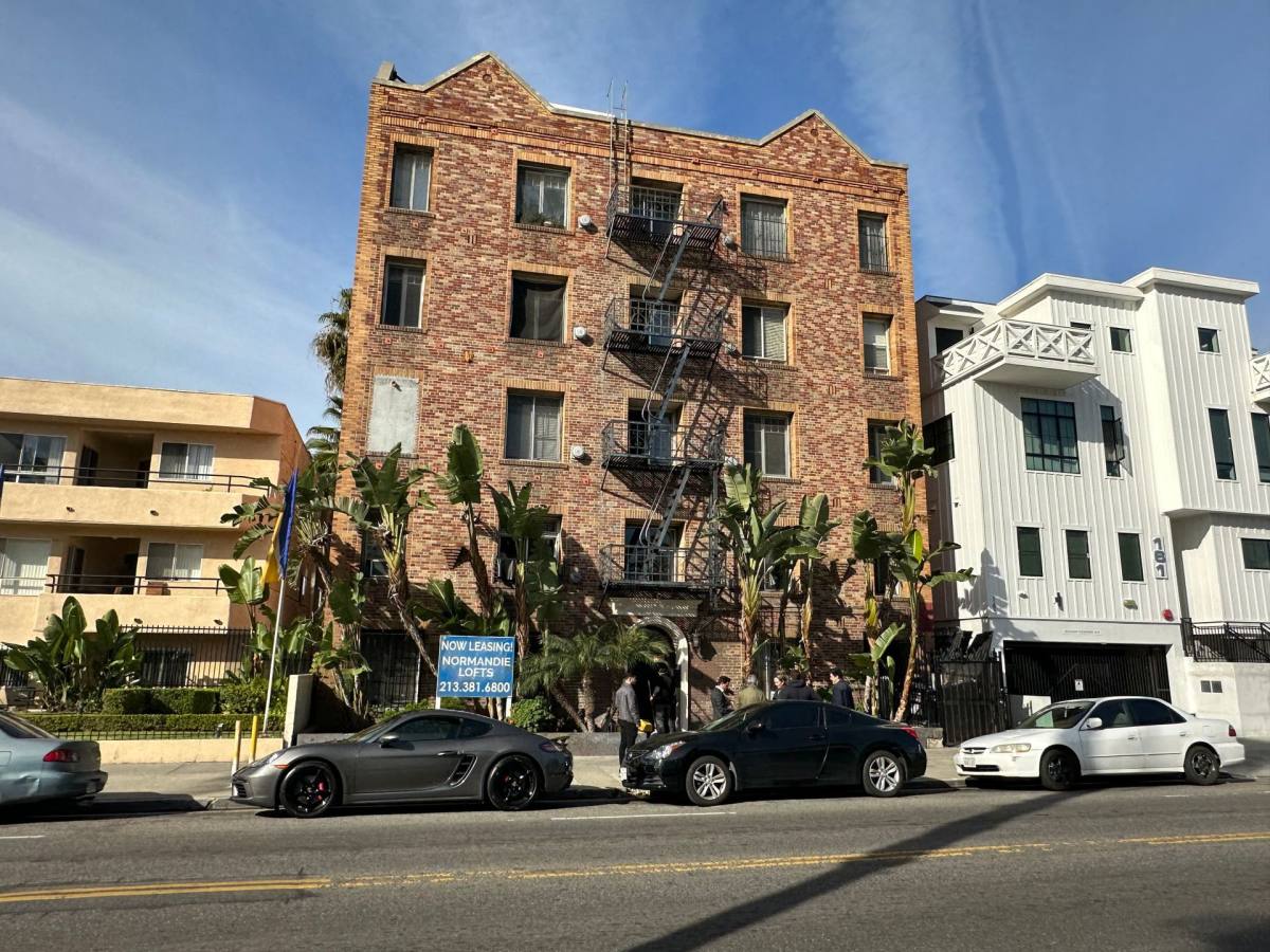 Tower Lofts, 167 S Normandie Ave, Los Angeles, CA 90004 - Apartment for Rent - Image 3