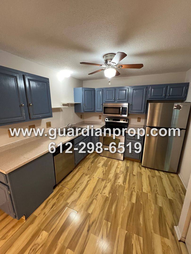 Townhouse for rent at 2490 Woodbridge St, St. Paul, MN 55113