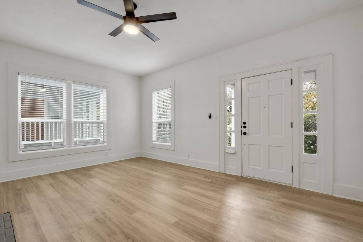 1902 David St #A, Austin, TX 78705 - Townhouse for Rent - Image 9