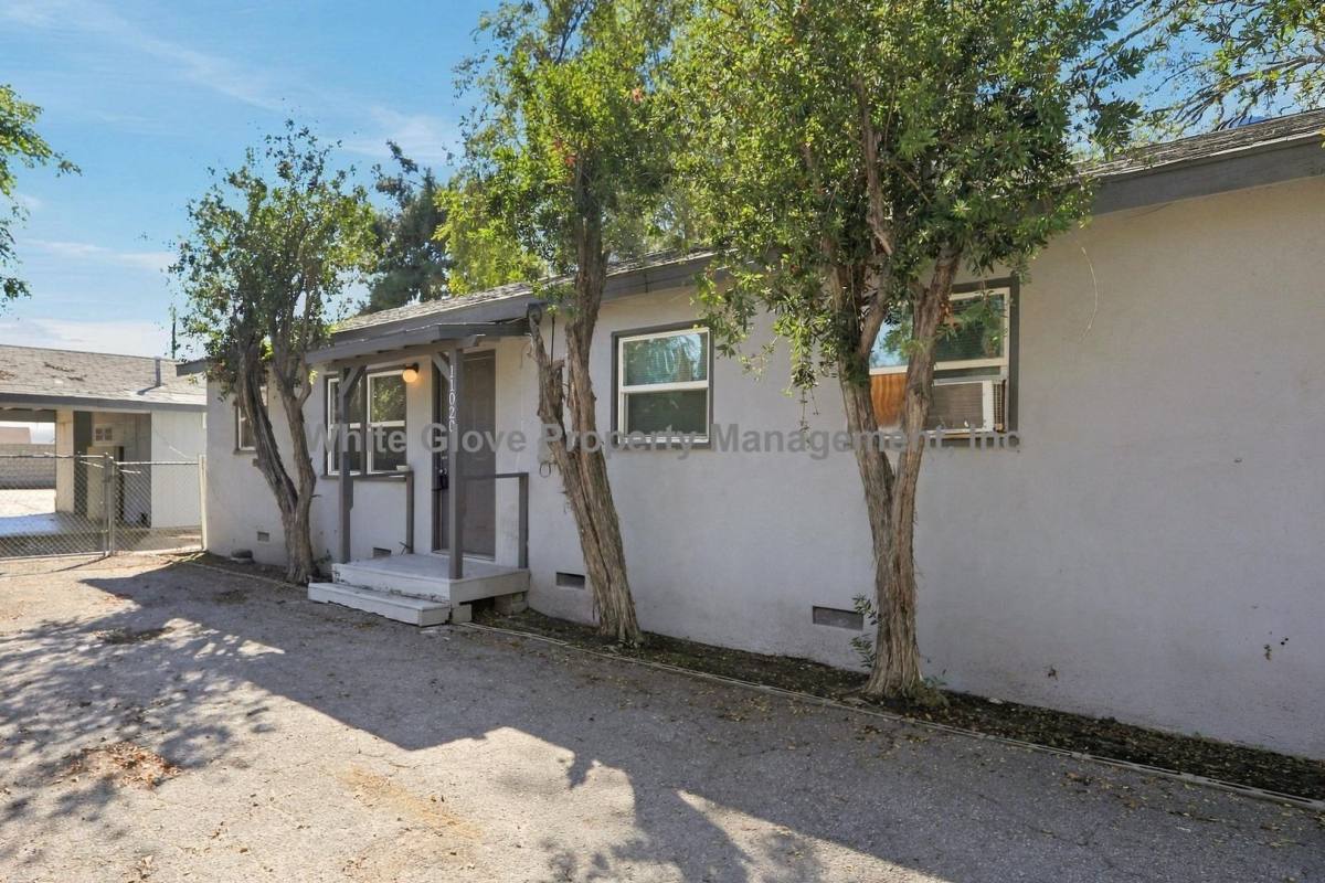 11018 - 11020 Bushnell Ave, Riverside, CA 92505 - Apartment for Rent - Image 1