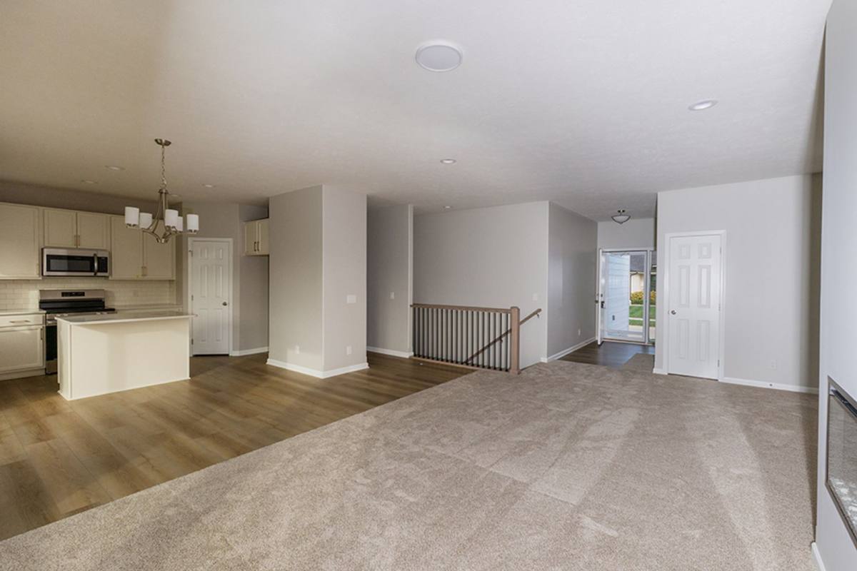 7814 N 167th Ave, Bennington, NE 68007 - House for Rent - Image 3