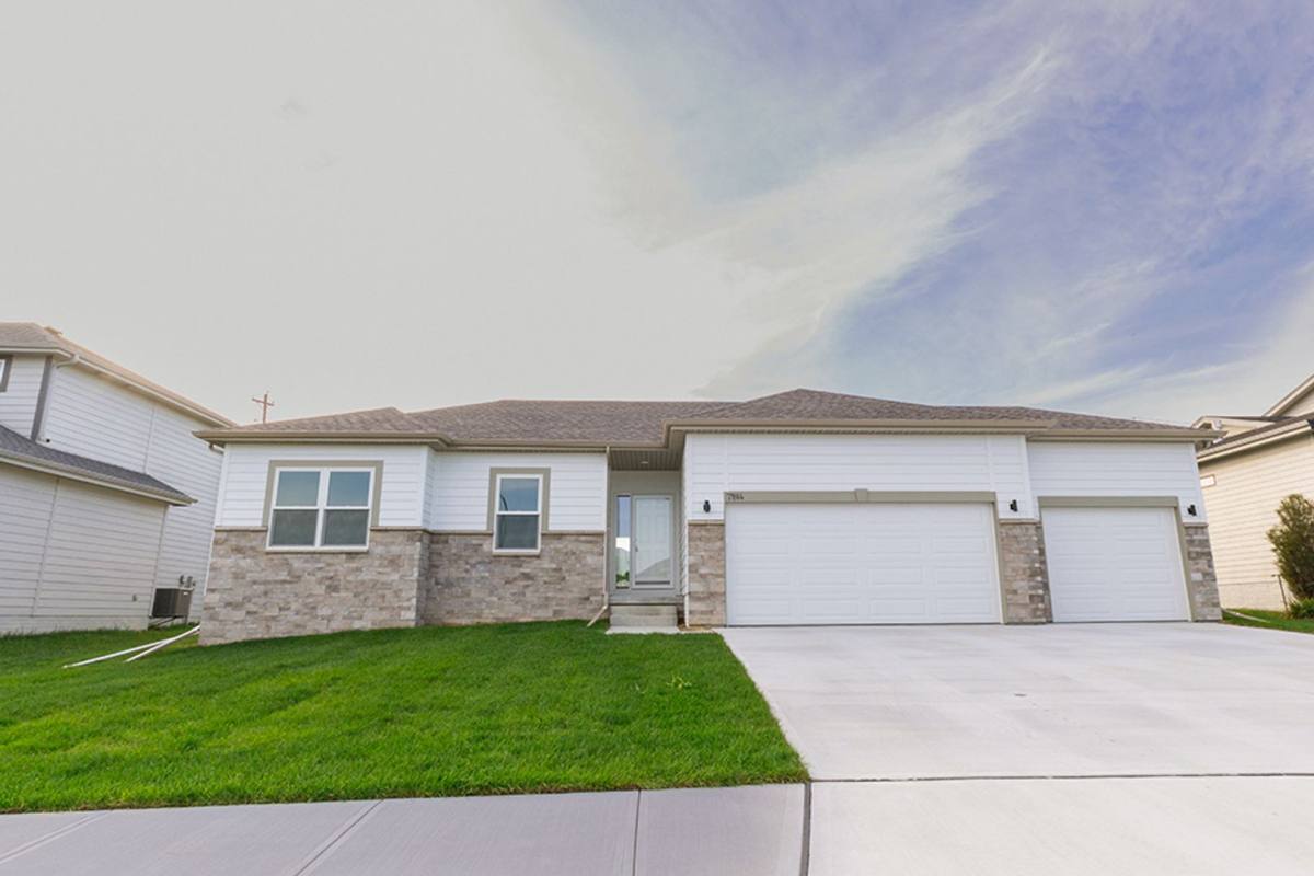 7814 N 167th Ave, Bennington, NE 68007 - House for Rent