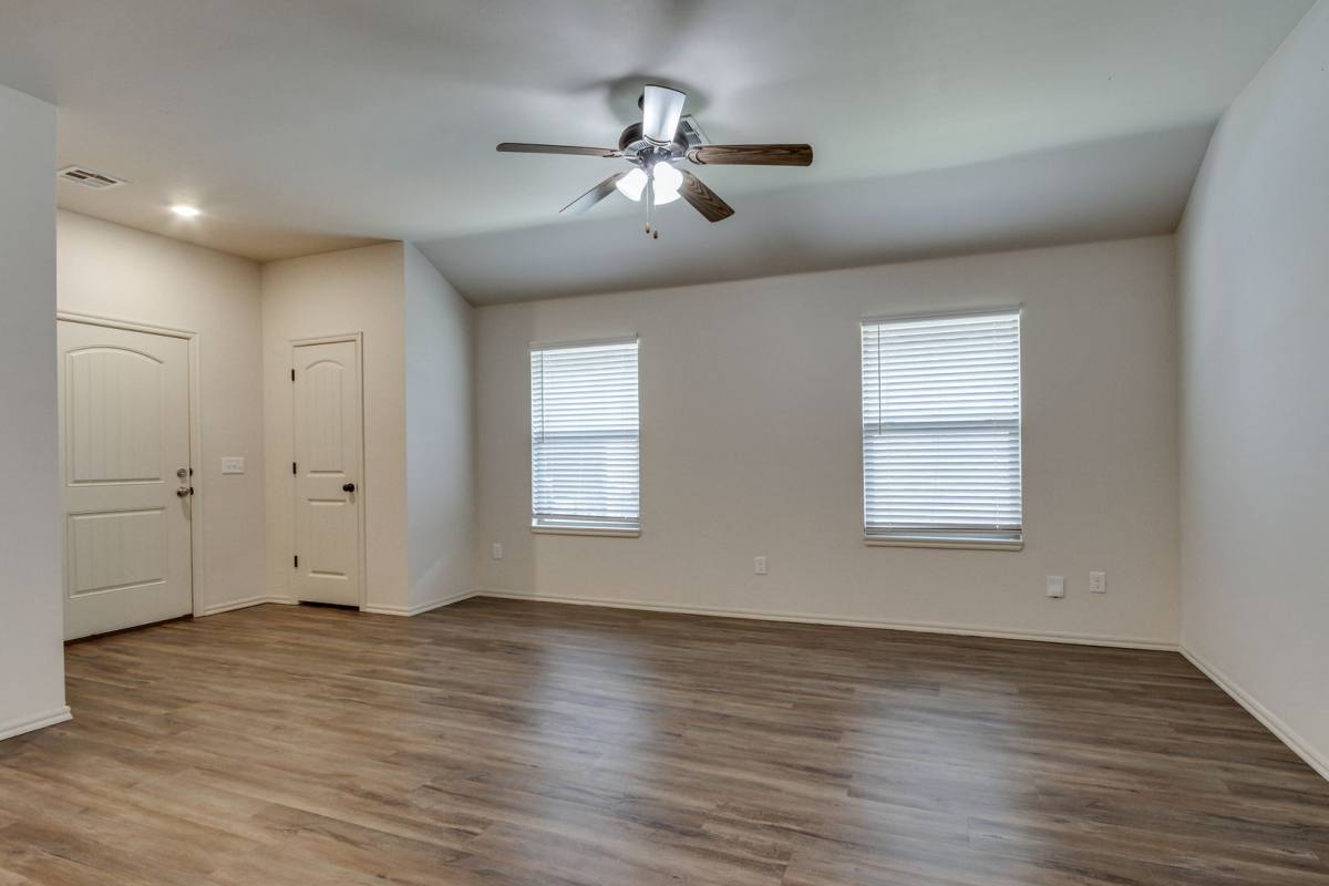 341 Chalk Hill Court, Edmond, OK 73003 - House for Rent - Image 8