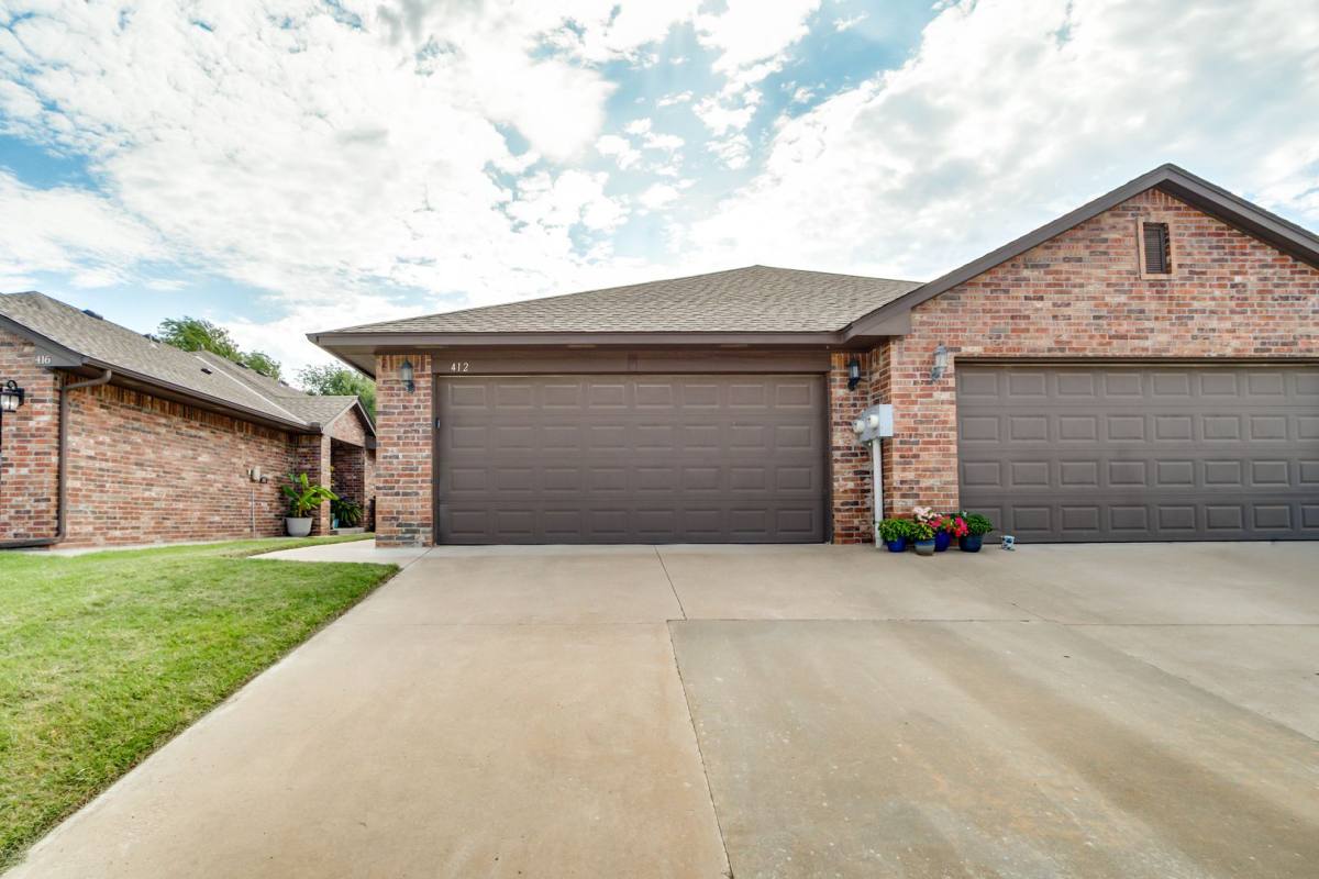 341 Chalk Hill Court, Edmond, OK 73003 - House for Rent - Image 1