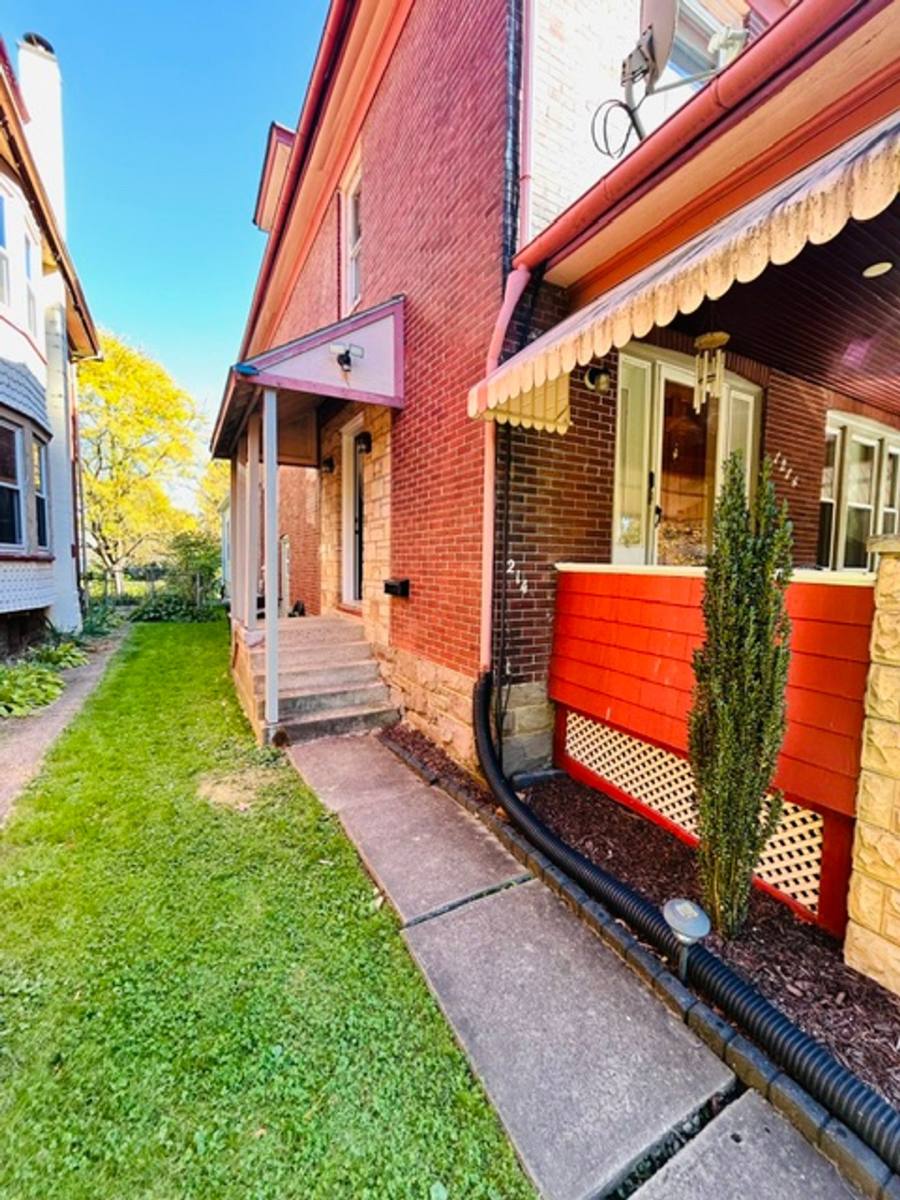 1214 Cherry St, 2nd Floor, Williamsport, PA 17701 - Apartment for Rent - Image 2