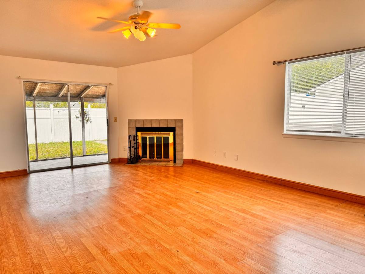 516 Aquatic Dr, Atlantic Beach, FL 32233 - Townhouse for Rent - Image 6