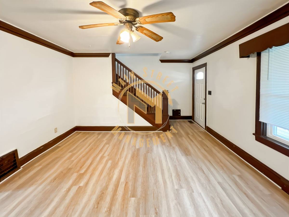 608 2nd St, Menasha, WI 54952 - Townhouse for Rent - Image 4